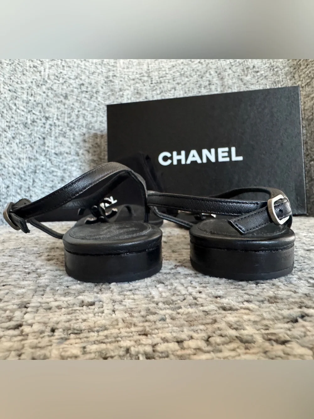 Chanel Black Leather T-Strap Thong Sandals CC Embellished Crystal Logo